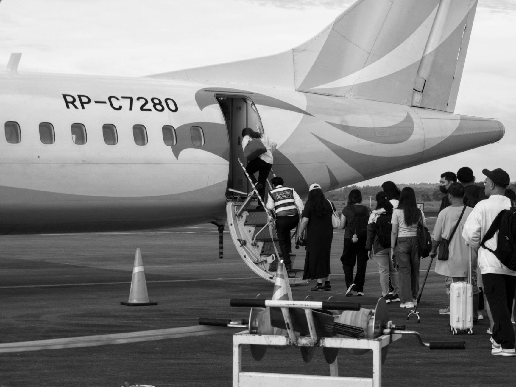 When Flying Coast to Coast Was a Three-Day Adventure — And Only the Wealthy Could Afford It